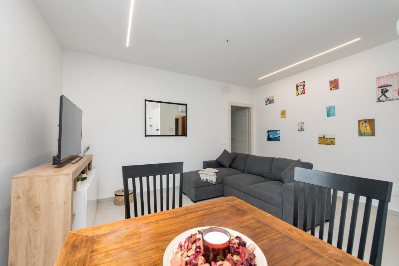 Appartamento Obsidian -Centro- Wifi + Free Parking Ravenna Esterno foto